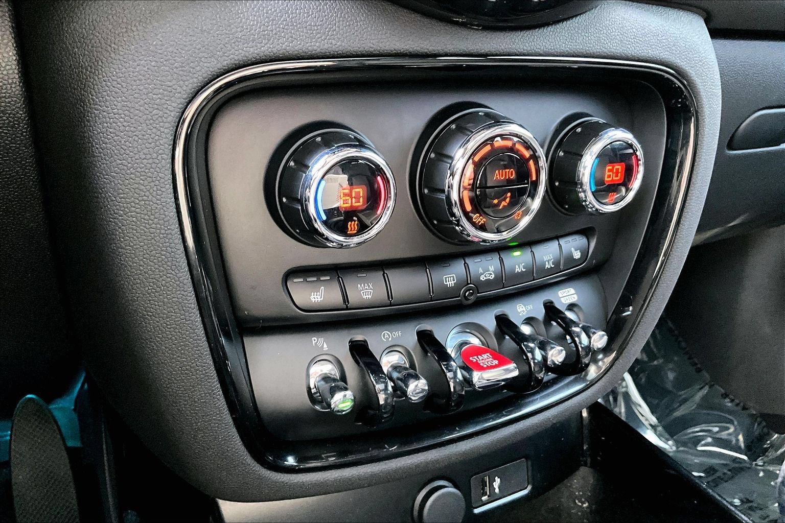 Used 2023 MINI Cooper Clubman S AWD/4WD image 33