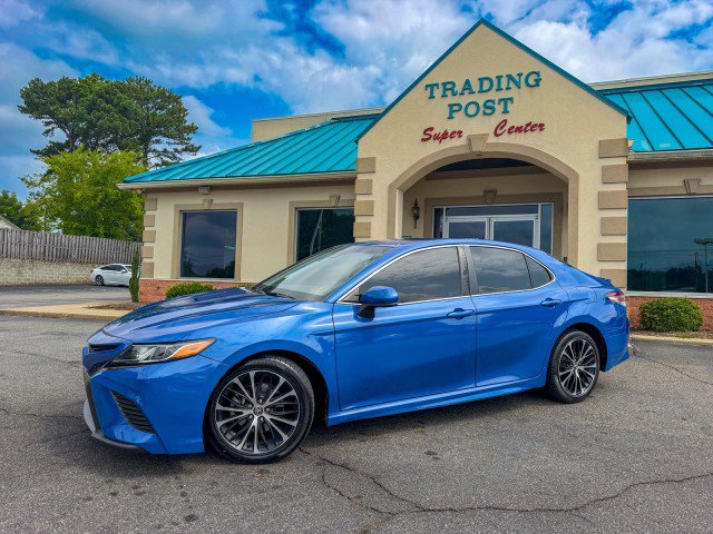 Used 2018 Toyota Camry SE FWD image 23