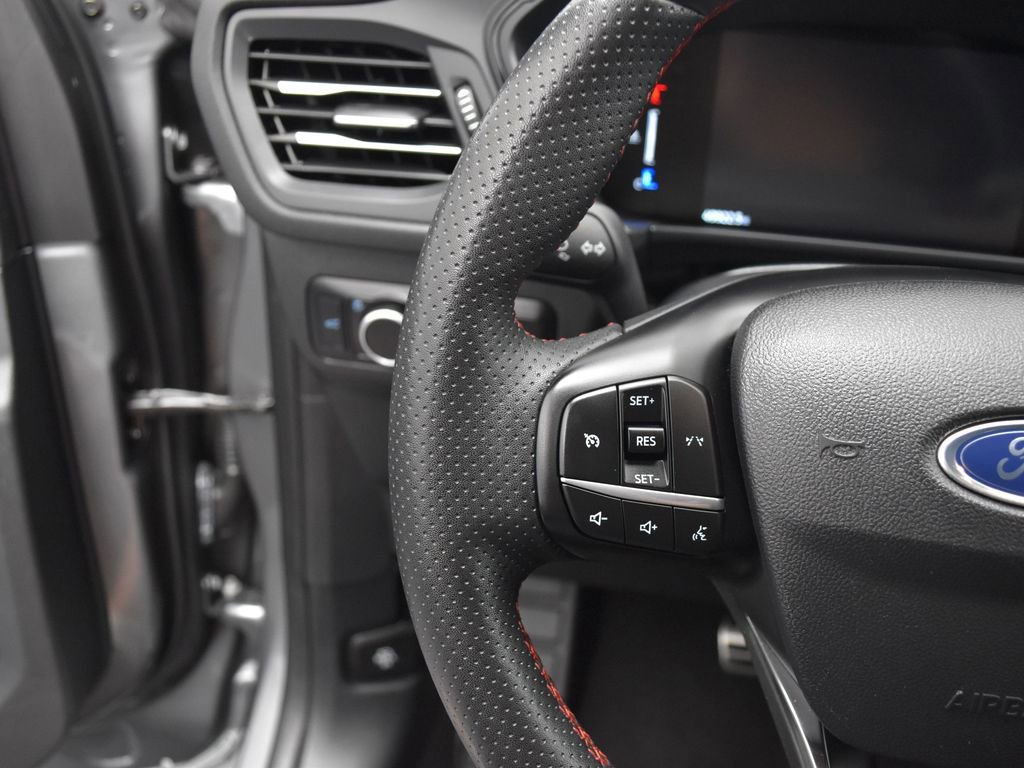 Used 2023 Ford Escape ST-Line image 10