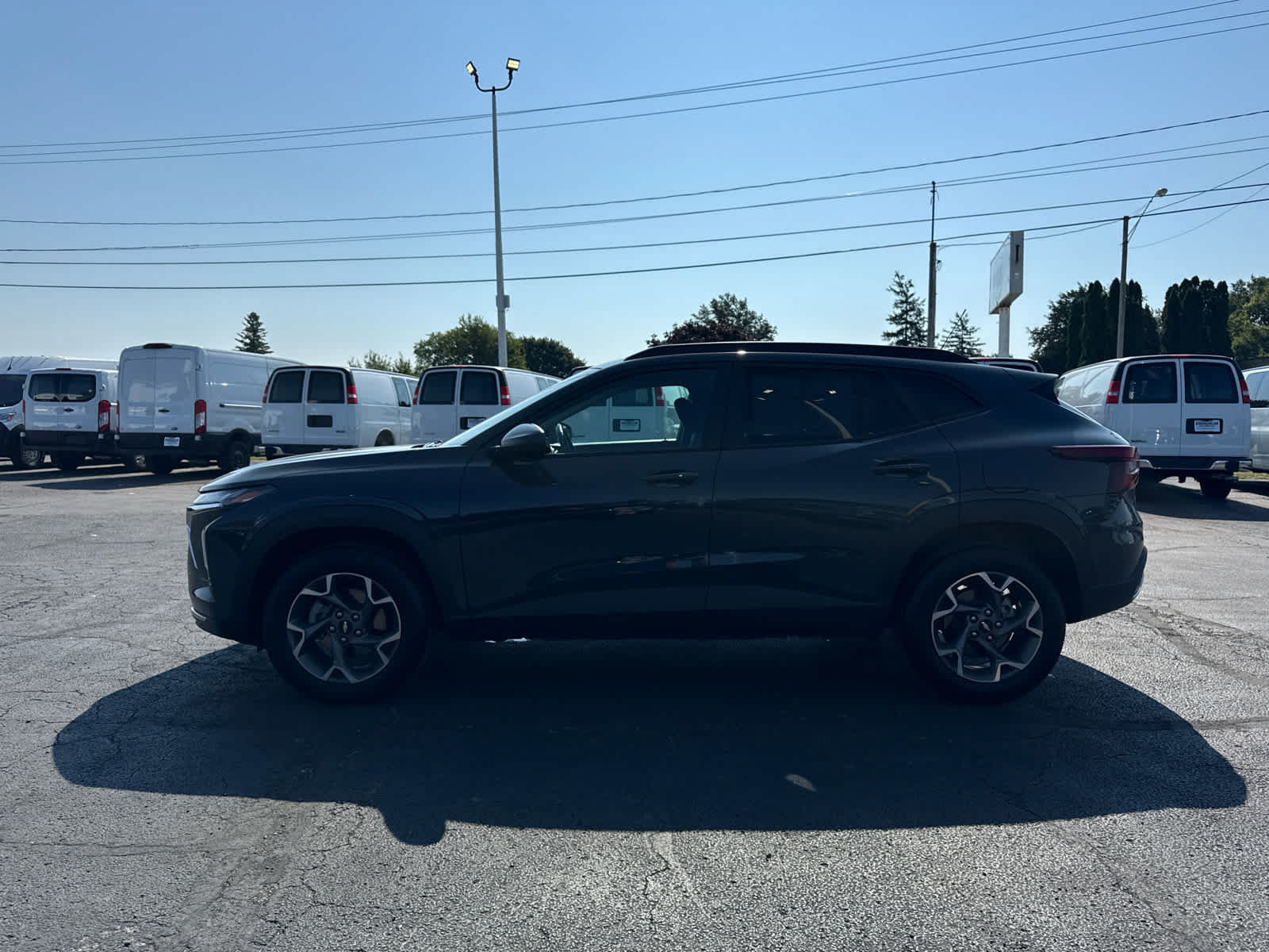 Certified 2025 Chevrolet Trax LT w/ LT Convenience Package FWD image 2