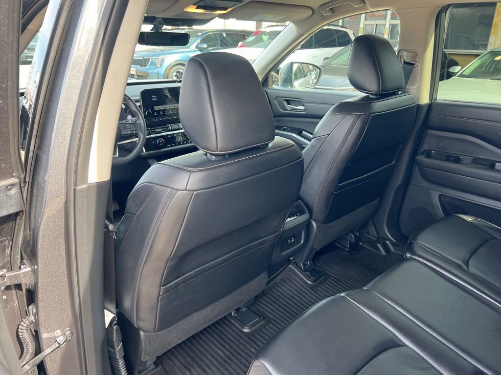 Certified 2024 Nissan Pathfinder SL image 9