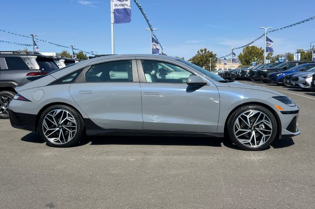 Used 2023 Hyundai Ioniq 6 SEL RWD image 3