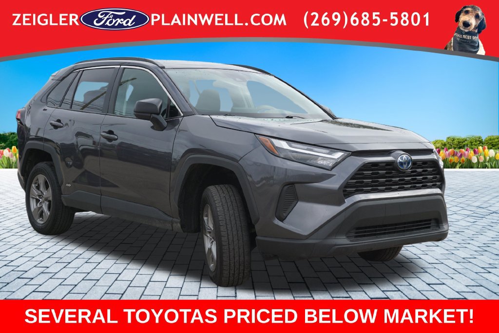Used 2024 Toyota RAV4 LE AWD/4WD image 7