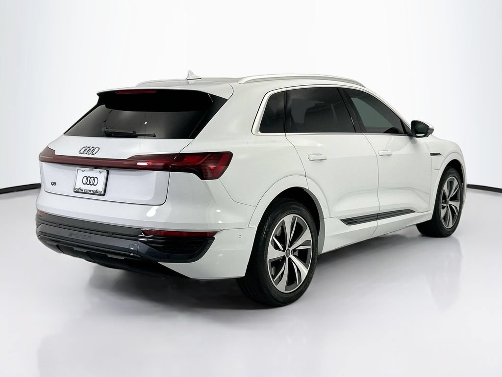 Certified 2024 Audi Q8 e-tron Premium Plus w/ Premium Plus Package AWD/4WD image 5