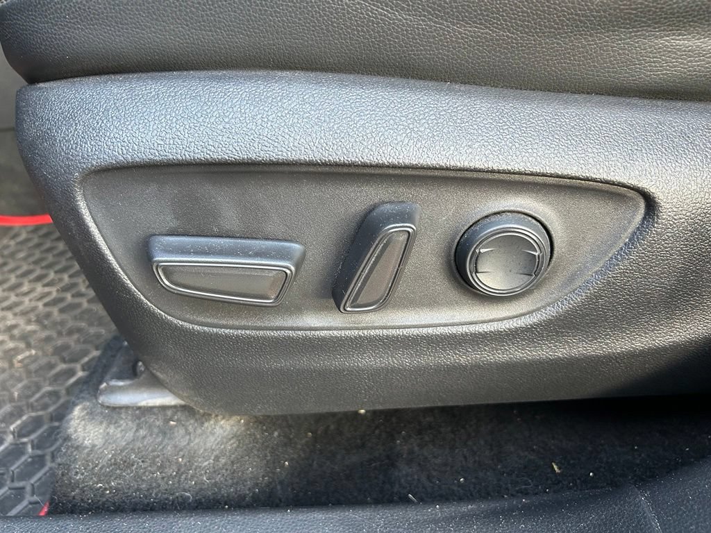 Used 2022 Toyota Highlander XSE FWD image 18