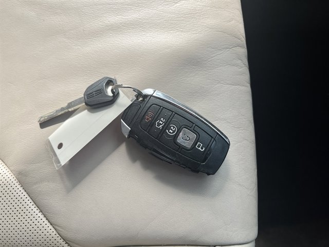 Used 2017 Lincoln MKC Select w/ Select Plus Package FWD image 40
