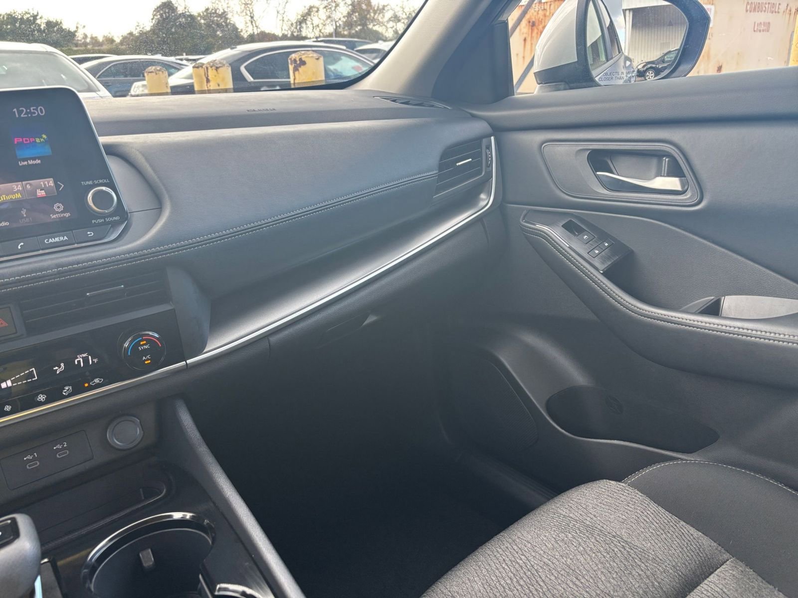 Used 2025 Nissan Rogue SV image 36