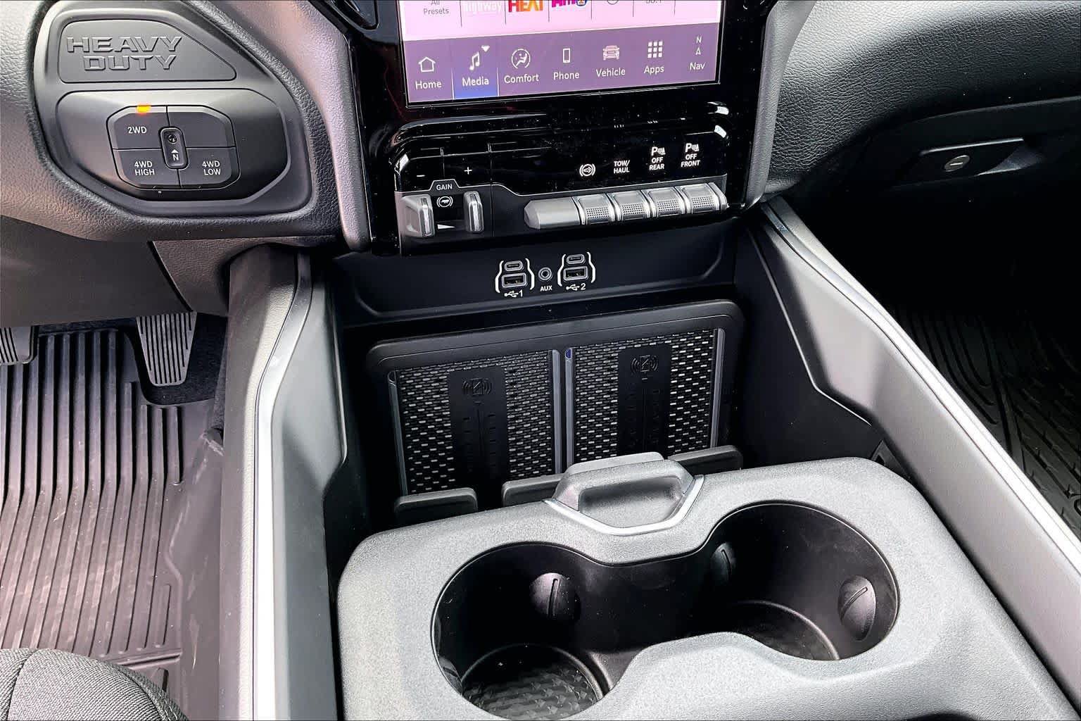 New 2026 RAM 3500 Big Horn AWD/4WD image 19