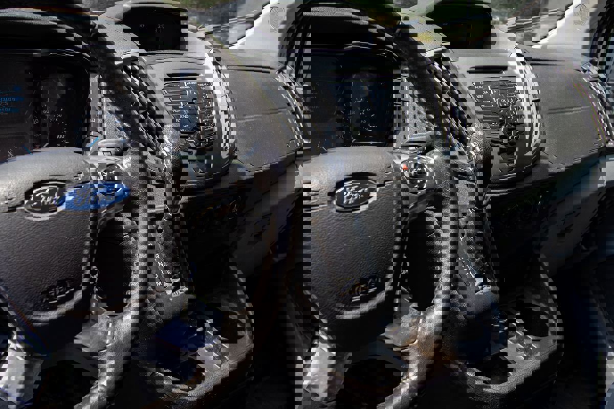 Used 2017 Ford Transit 250 130 Low Roof image 13