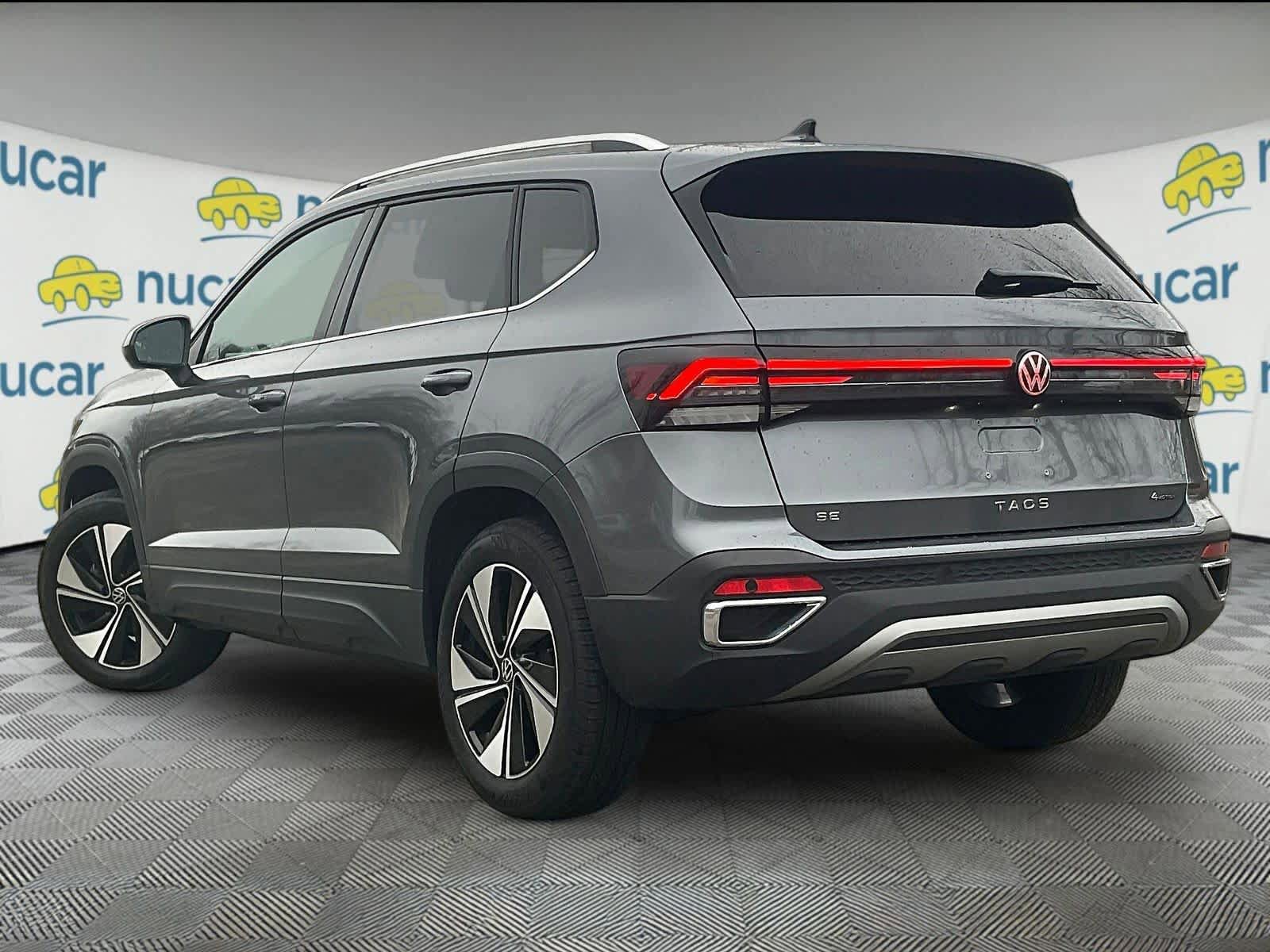 Used 2025 Volkswagen Taos SE w/ Panoramic Sunroof Package AWD/4WD image 4