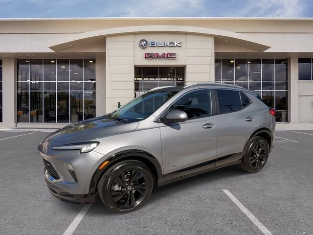 Used 2025 Buick Encore GX Sport Touring FWD image 6