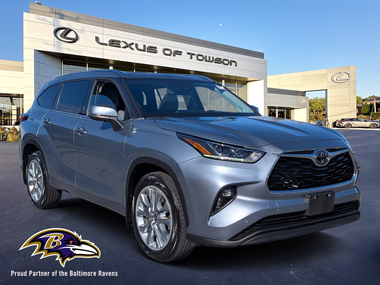 Used 2023 Toyota Highlander Limited image 1
