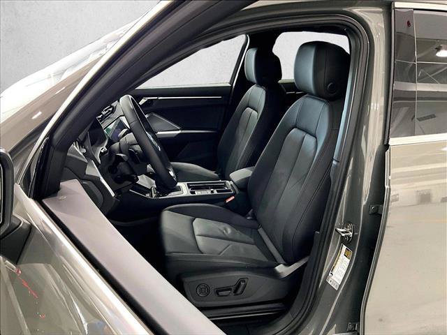 Used 2024 Audi Q3 2.0T Premium w/ Convenience Package AWD/4WD image 27