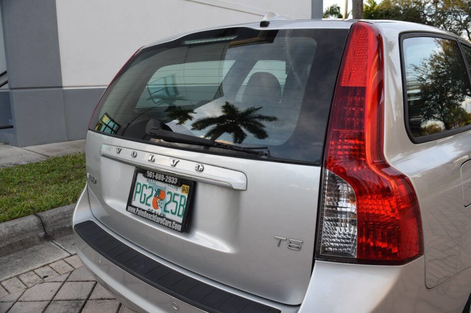 Used 2011 Volvo V50 T5 image 23