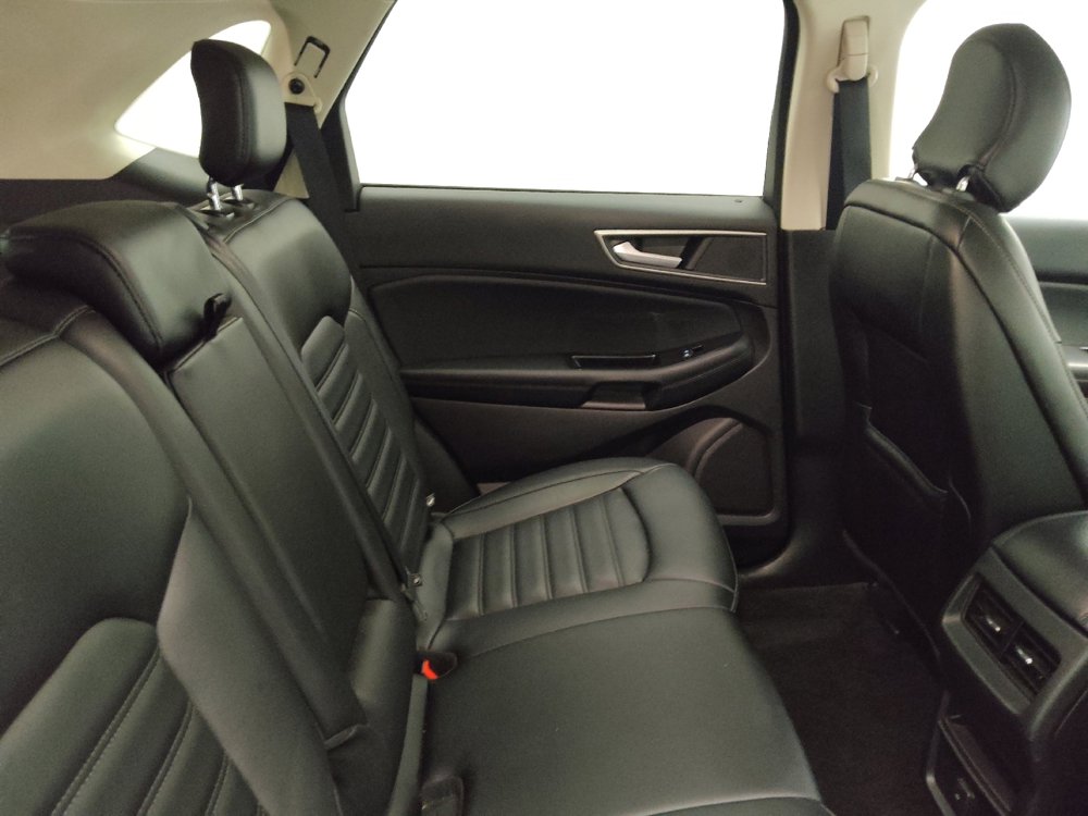 Used 2019 Ford Edge SEL w/ Equipment Group 201A FWD image 19