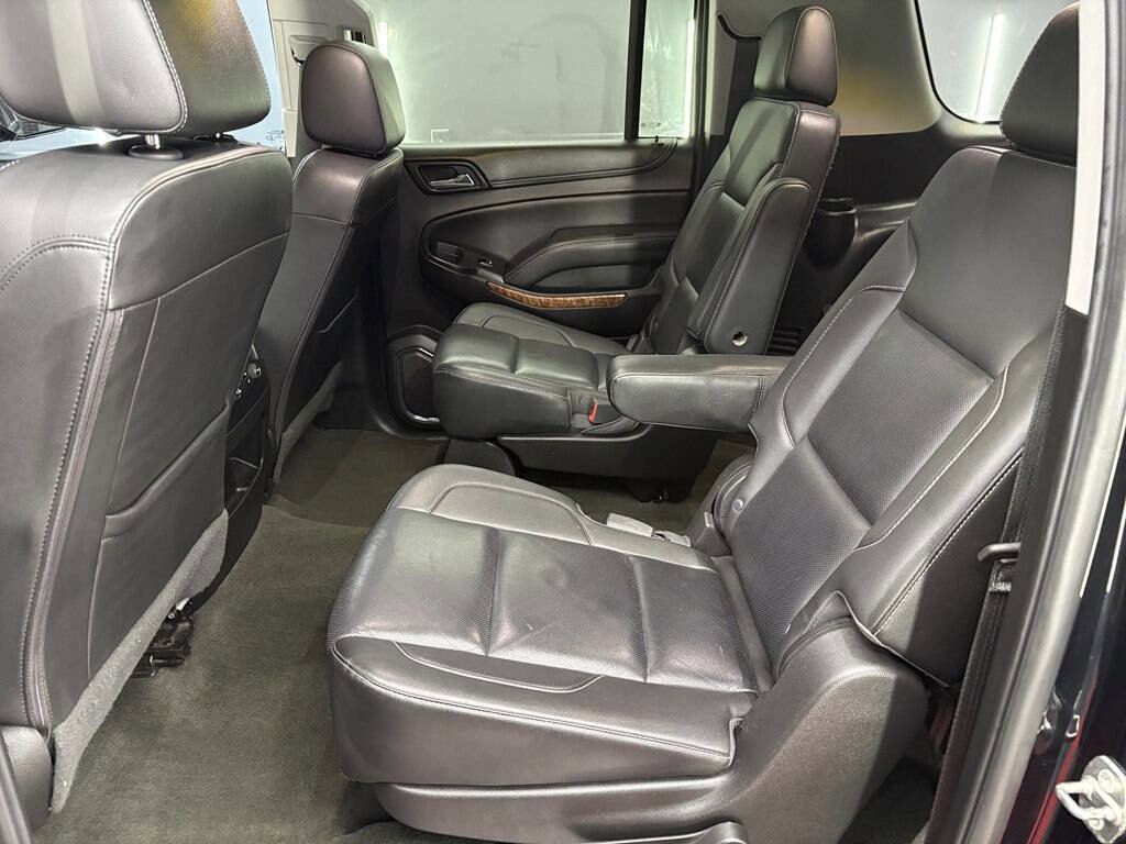 Used 2018 Chevrolet Suburban Premier image 11