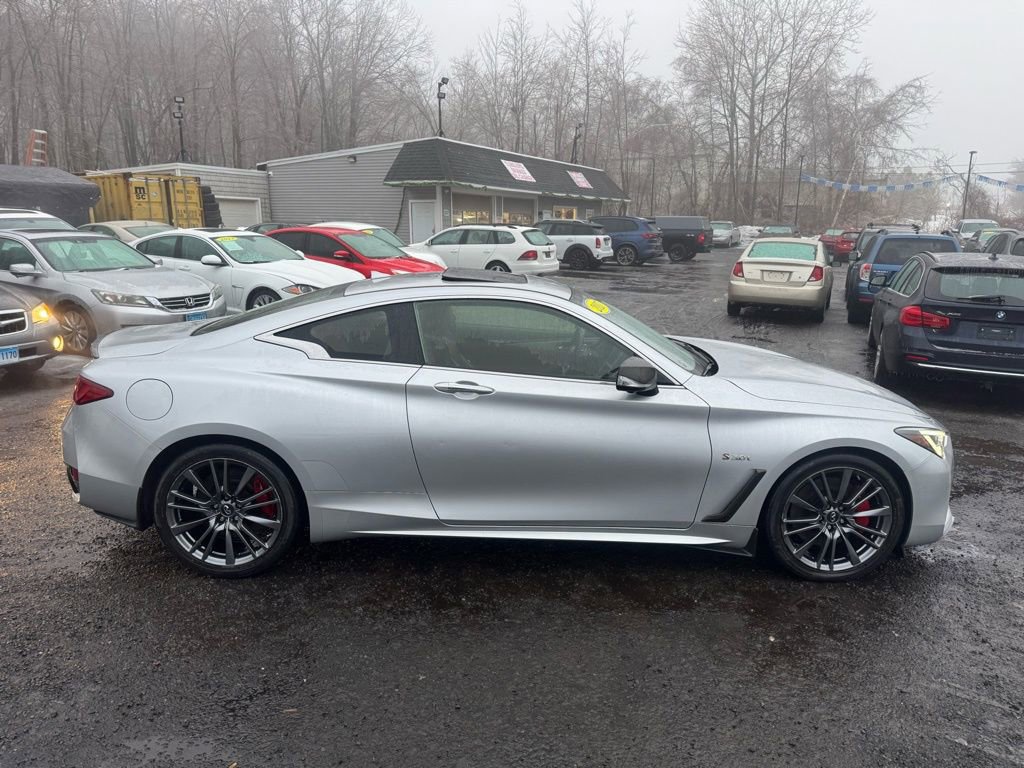 Used 2017 INFINITI Q60 Red Sport 400 image 11