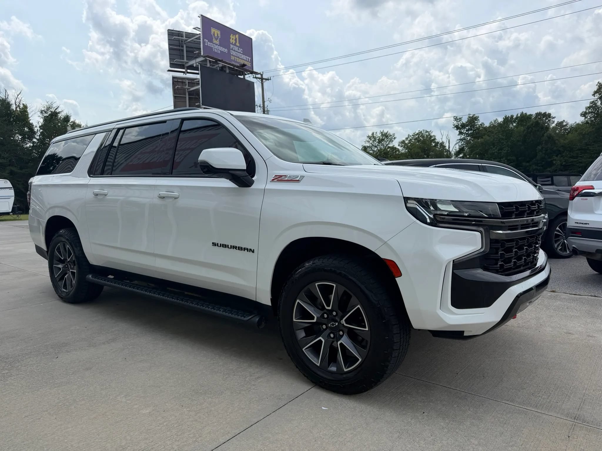Used 2021 Chevrolet Suburban Z71 w/ Luxury Package AWD/4WD image 29