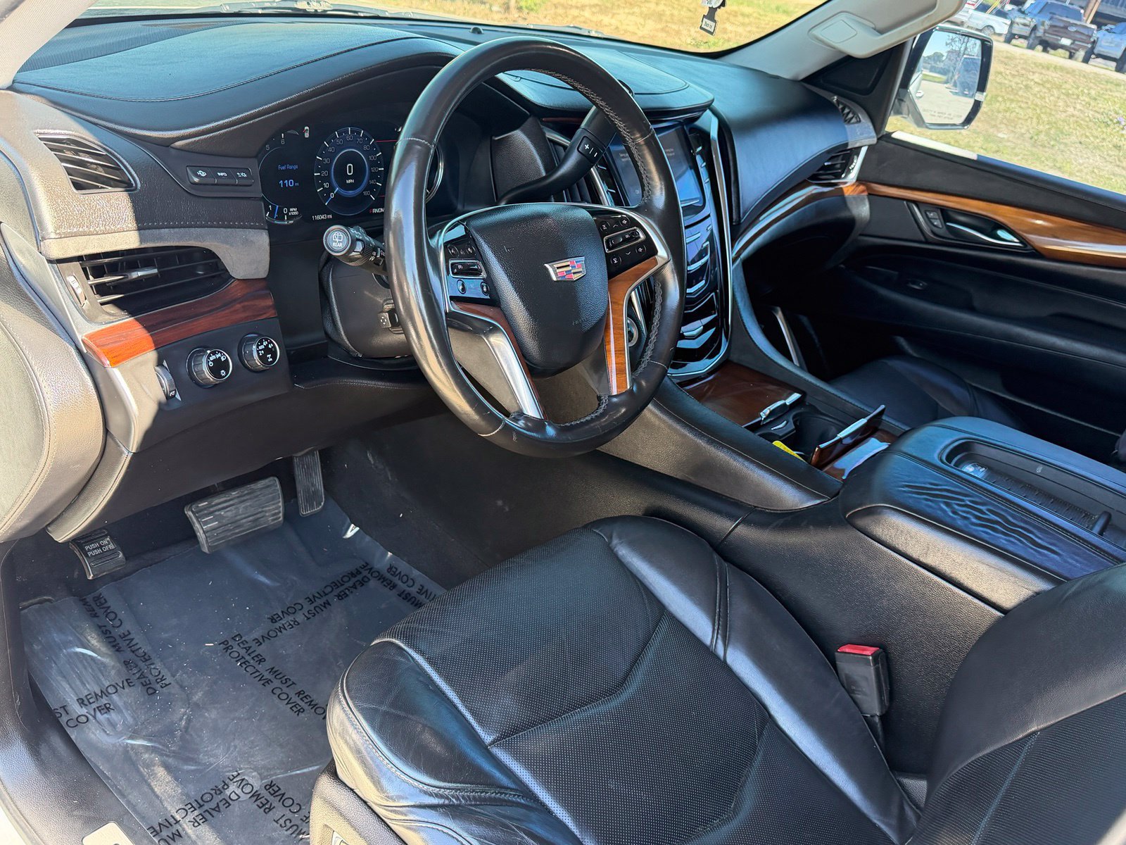 Used 2016 Cadillac Escalade Luxury AWD/4WD image 18