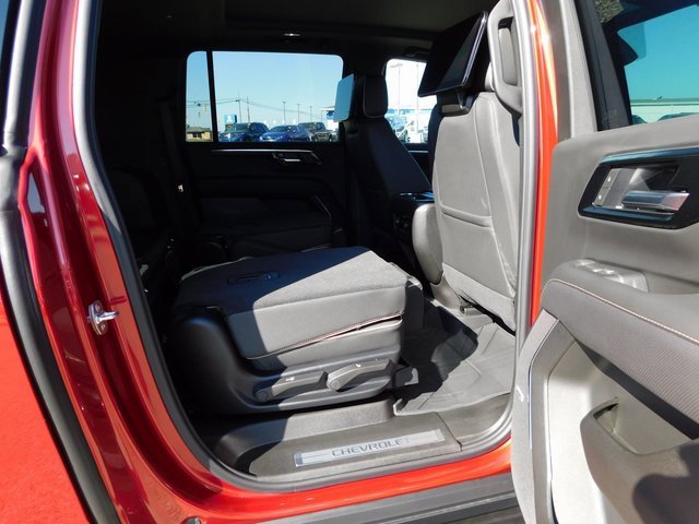 New 2025 Chevrolet Suburban Premier image 34