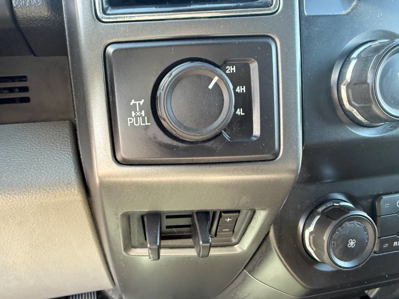 Used 2019 Ford F250 XLT w/ XLT Value Package image 27