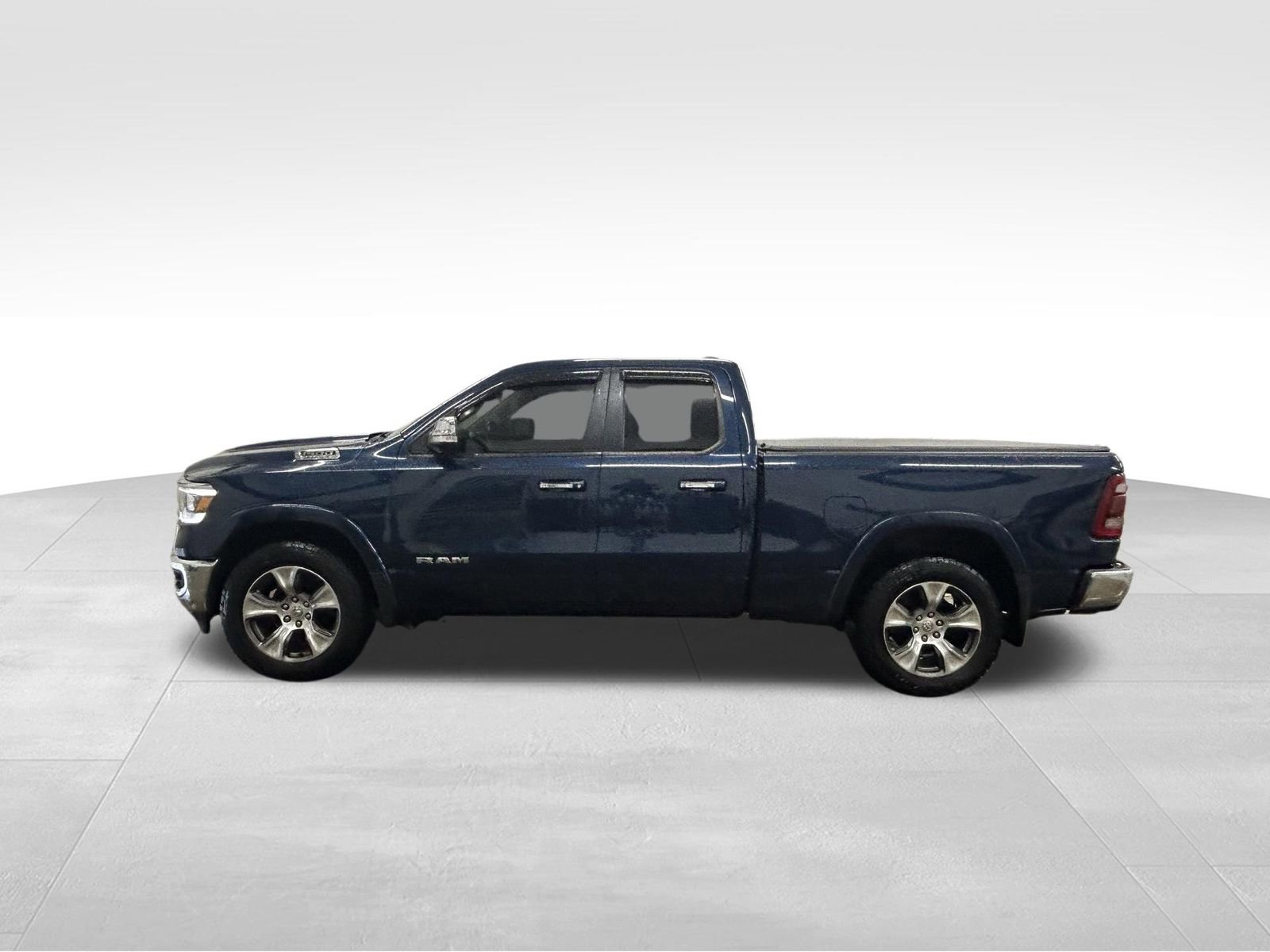 Used 2020 RAM 1500 Laramie AWD/4WD image 2