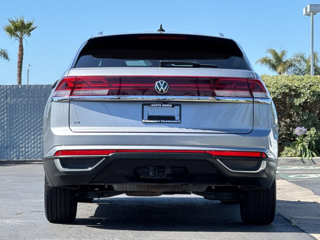 Used 2024 Volkswagen Atlas Cross Sport SE FWD image 5