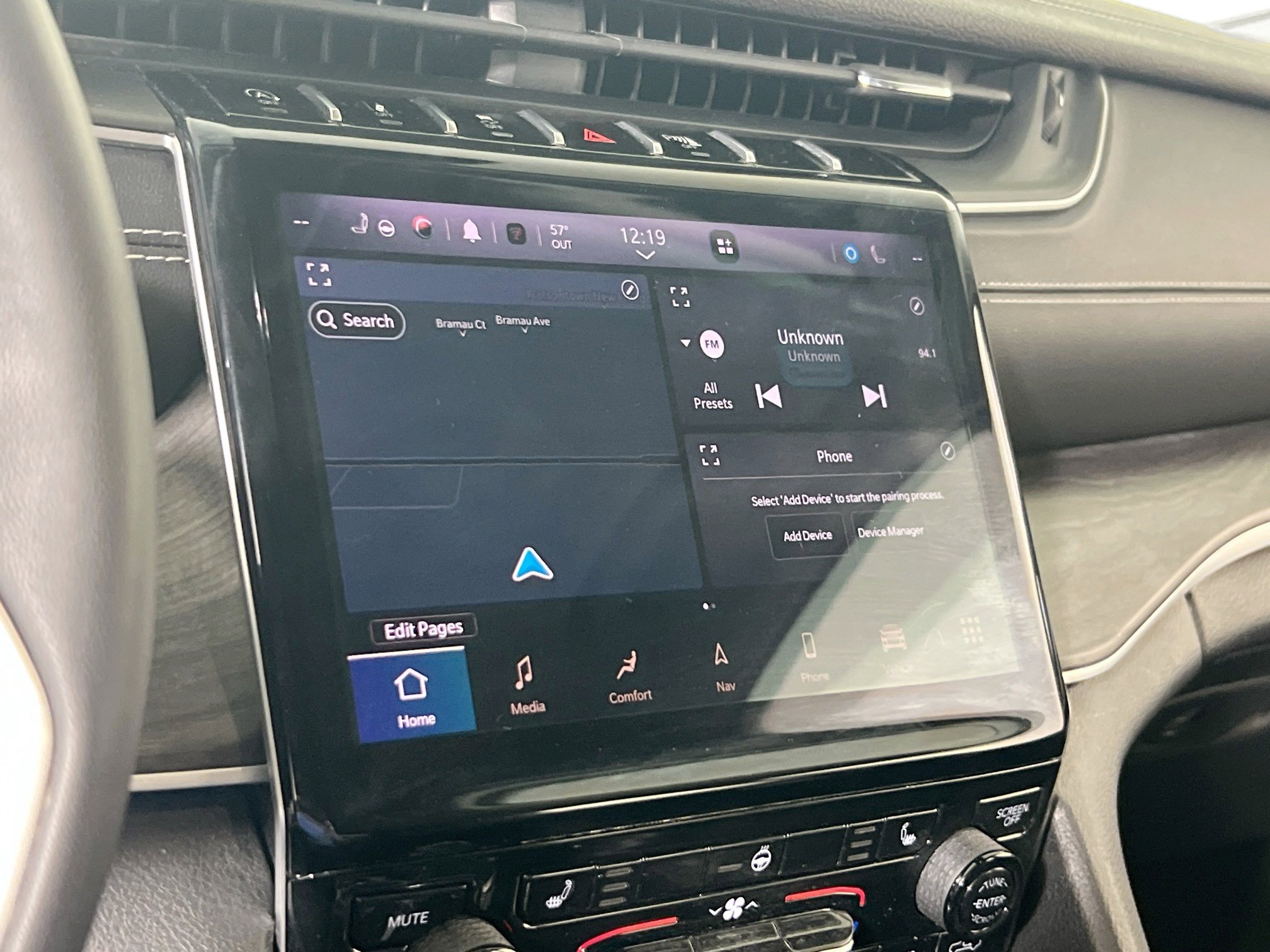 Used 2023 Jeep Grand Cherokee L Limited image 14