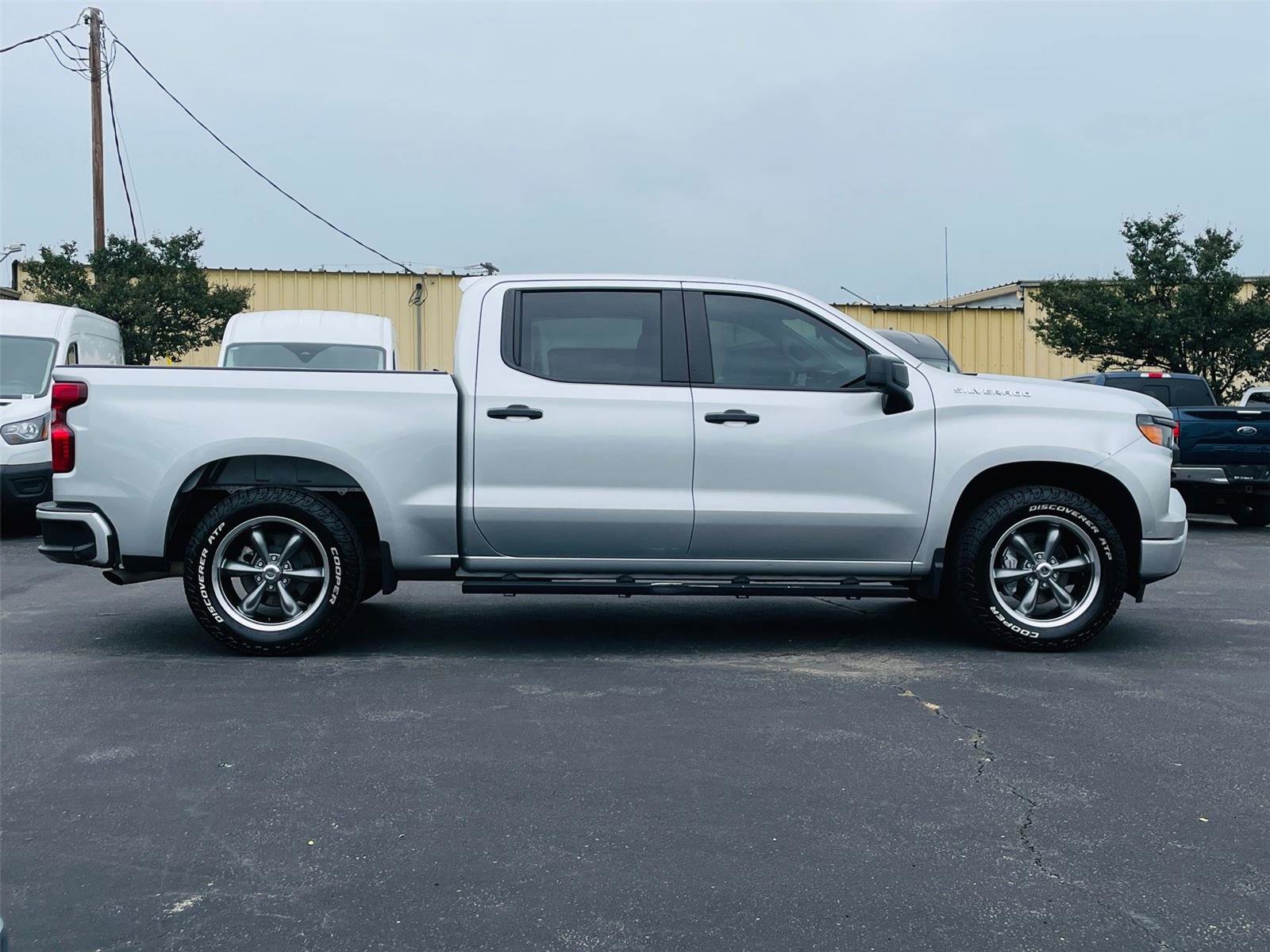 Used 2022 Chevrolet Silverado 1500 Custom RWD image 3