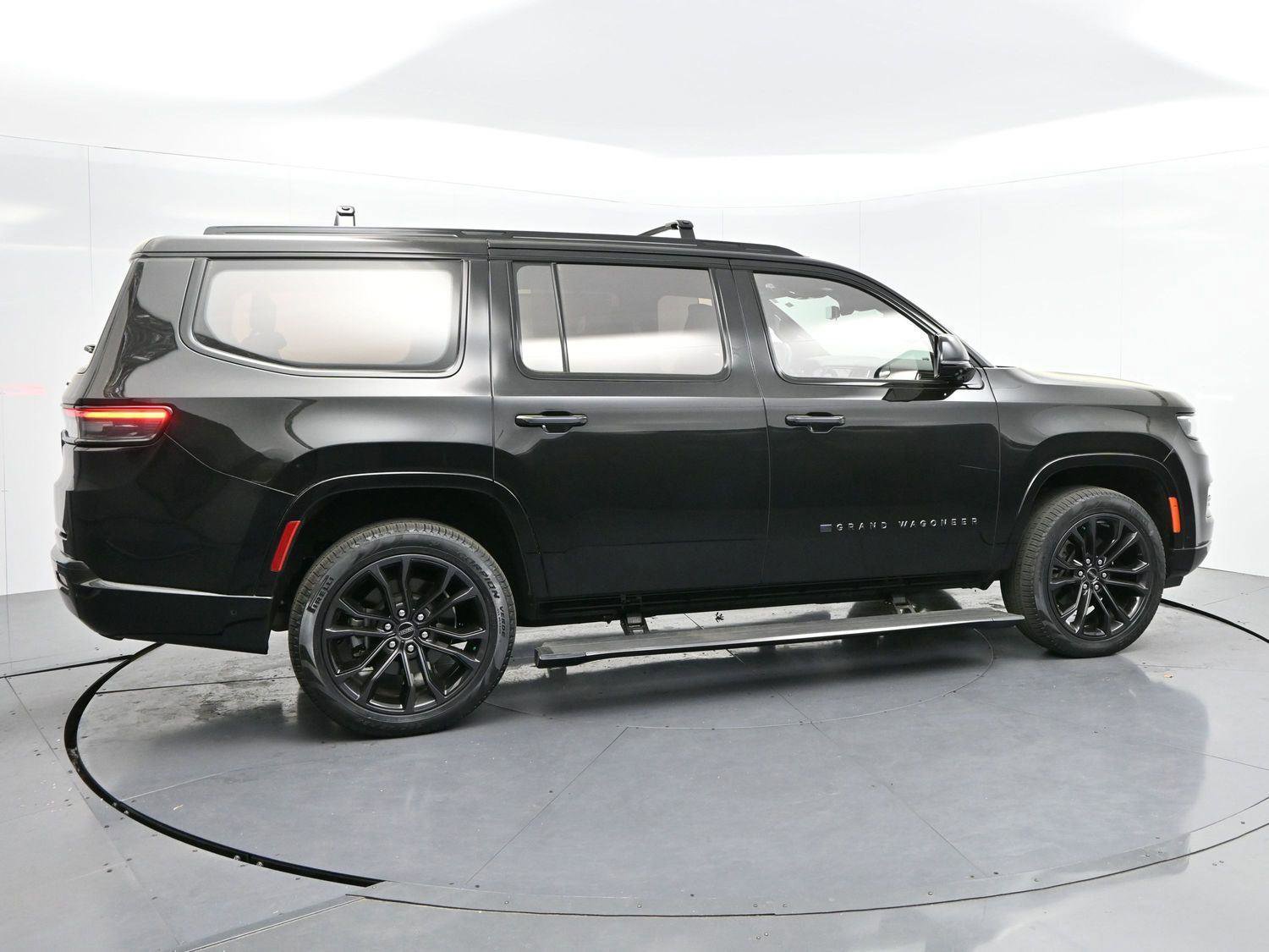 Used 2024 Jeep Grand Wagoneer Series III w/ Quick Order Packagew 28T AWD/4WD image 8