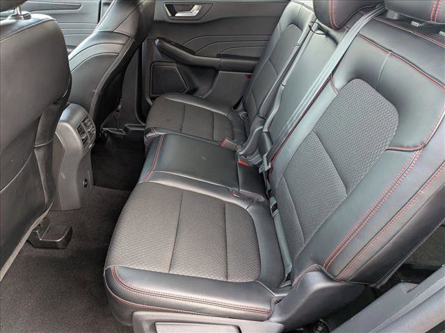 Used 2025 Ford Escape ST-Line image 17