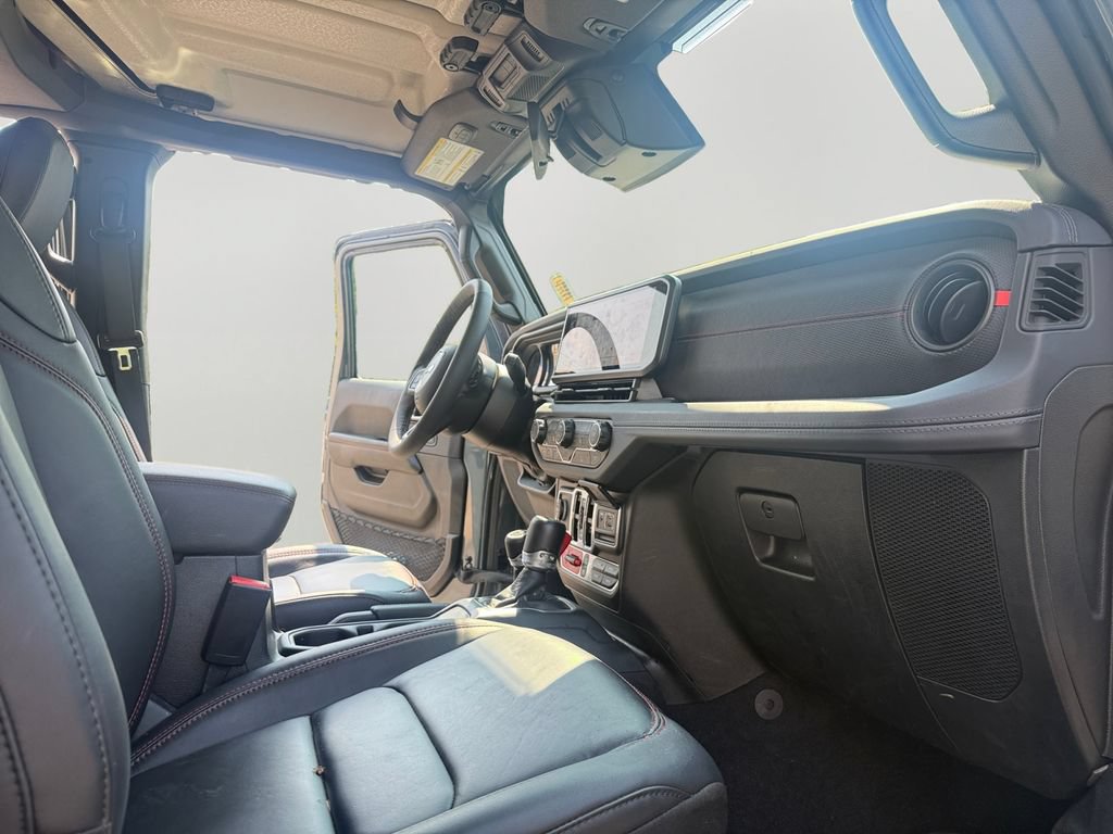 Used 2026 Jeep Wrangler Unlimited Rubicon AWD/4WD image 11
