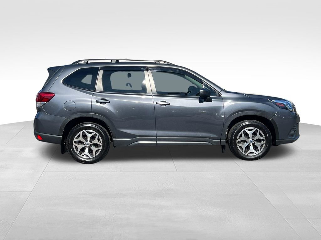 Used 2022 Subaru Forester Premium AWD/4WD image 9
