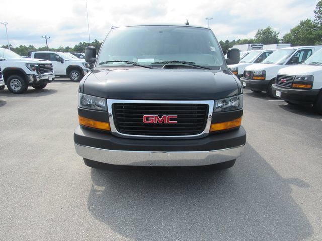 Used 2025 GMC Savana 3500 Extended w/ Driver Convenience Package RWD image 4