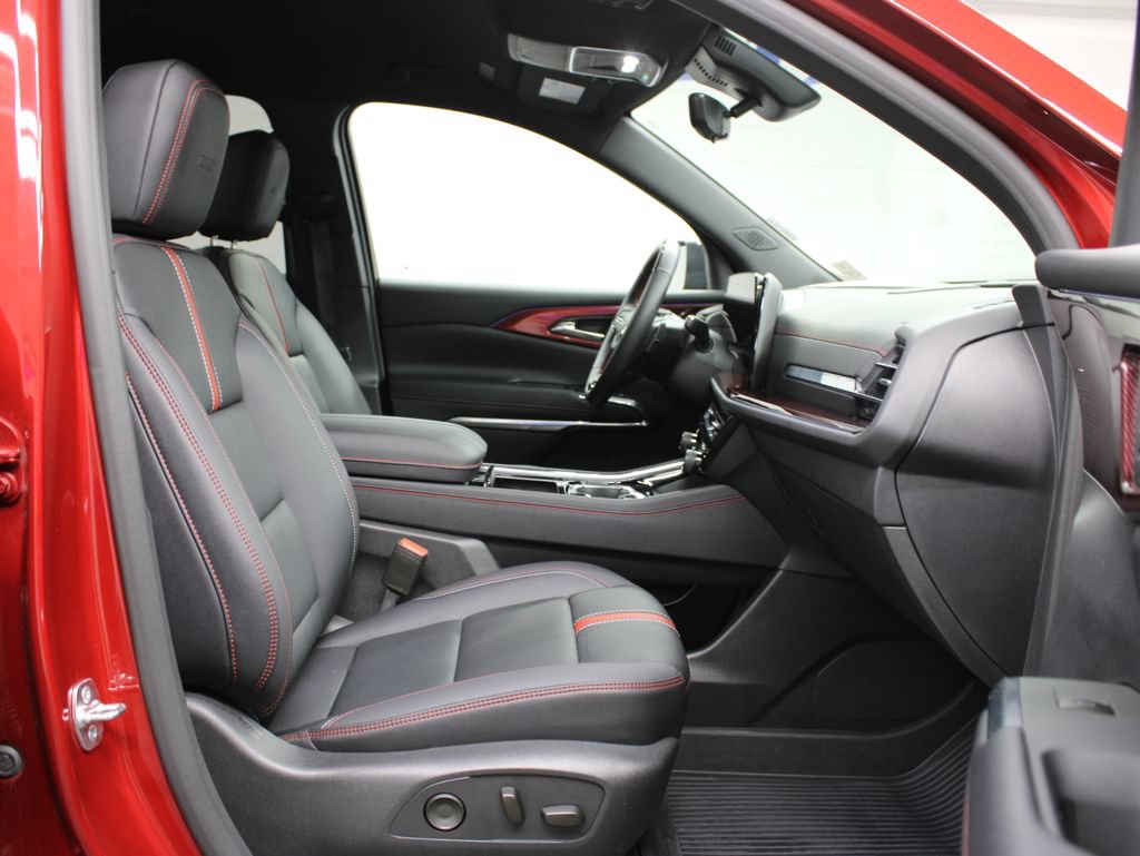 Used 2026 Chevrolet Traverse RS w/ LPO, Floor Liner Package AWD/4WD image 40