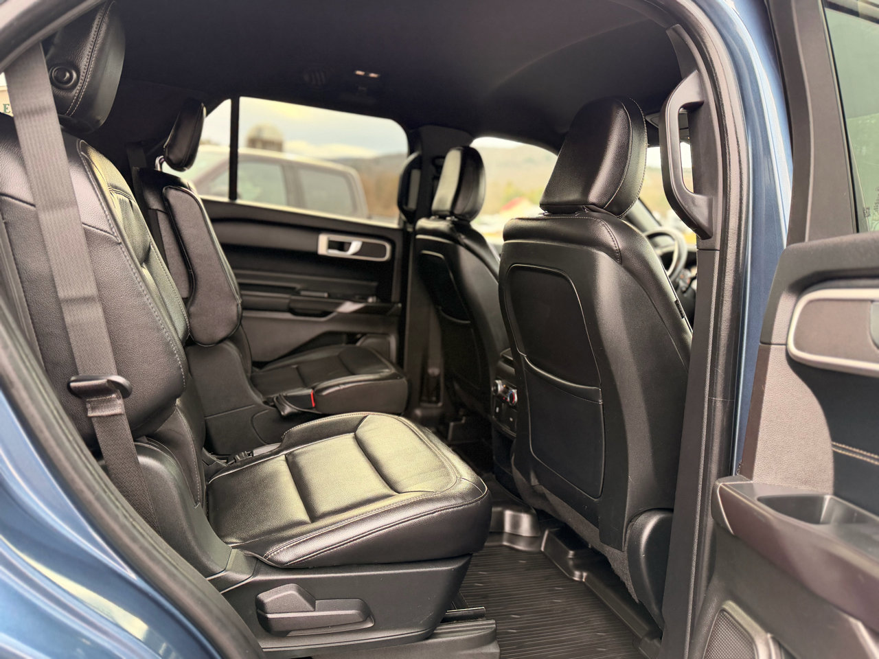 Used 2020 Ford Explorer XLT w/ Equipment Group 202A image 26