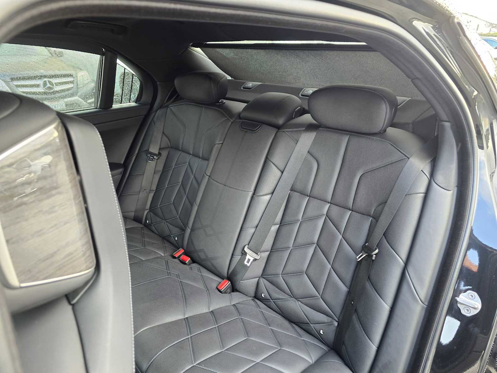 Used 2024 BMW 740i image 19