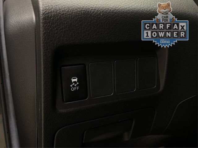 Used 2009 Pontiac Vibe w/ Preferred Package FWD image 21
