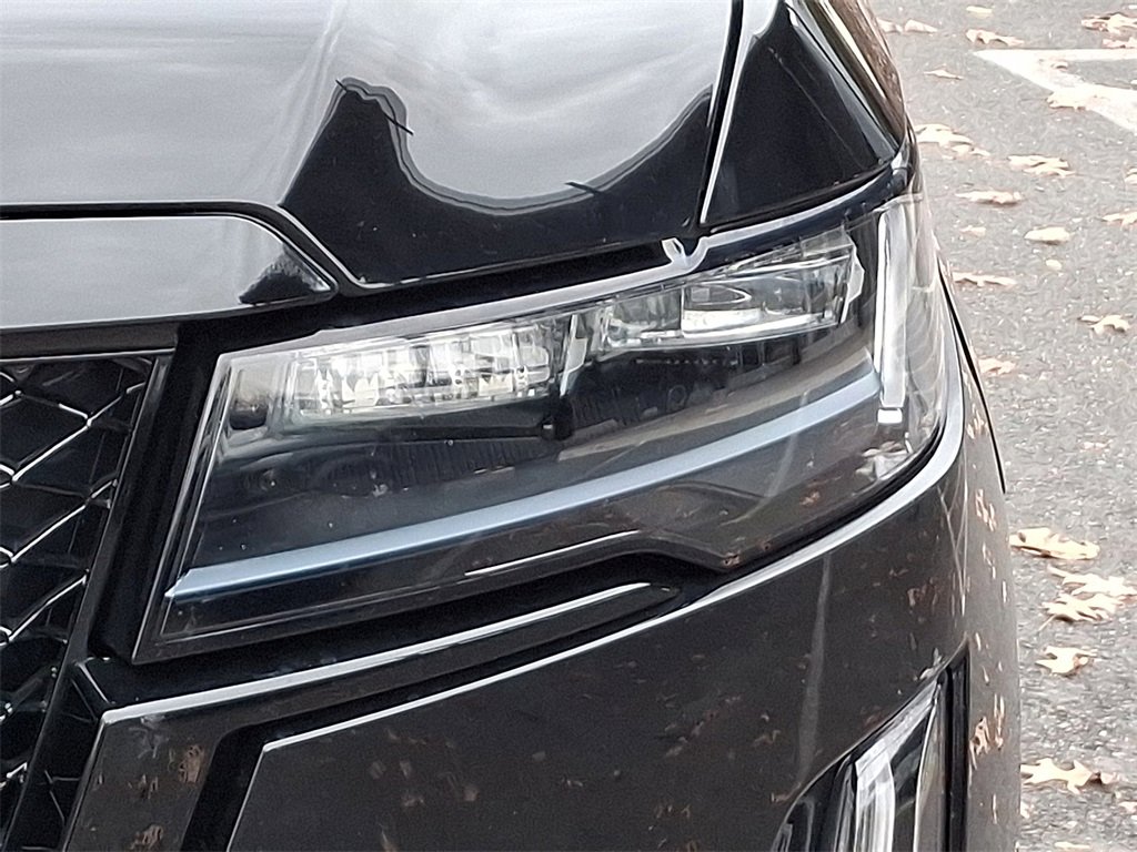 Used 2022 Cadillac Escalade ESV Sport w/ Touring Package image 9