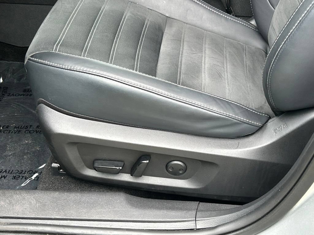 Used 2025 Mitsubishi Outlander SE AWD/4WD image 16