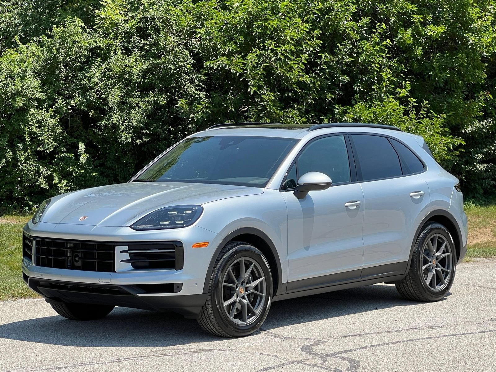 Certified 2025 Porsche Cayenne AWD/4WD video 1