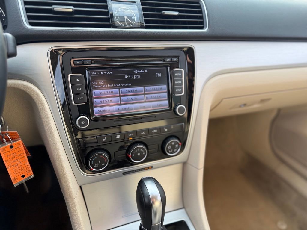 Used 2013 Volkswagen Passat 2.5 SE image 19