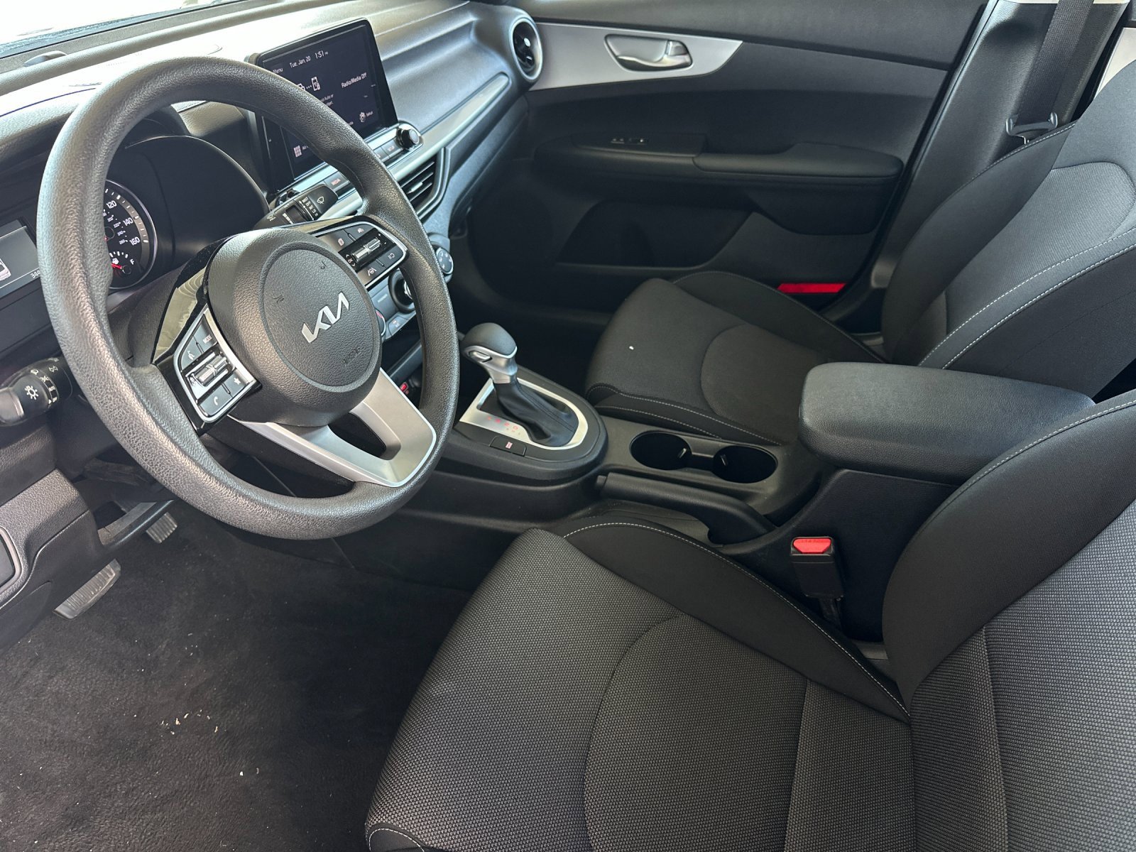 Used 2024 Kia Forte LXS image 9