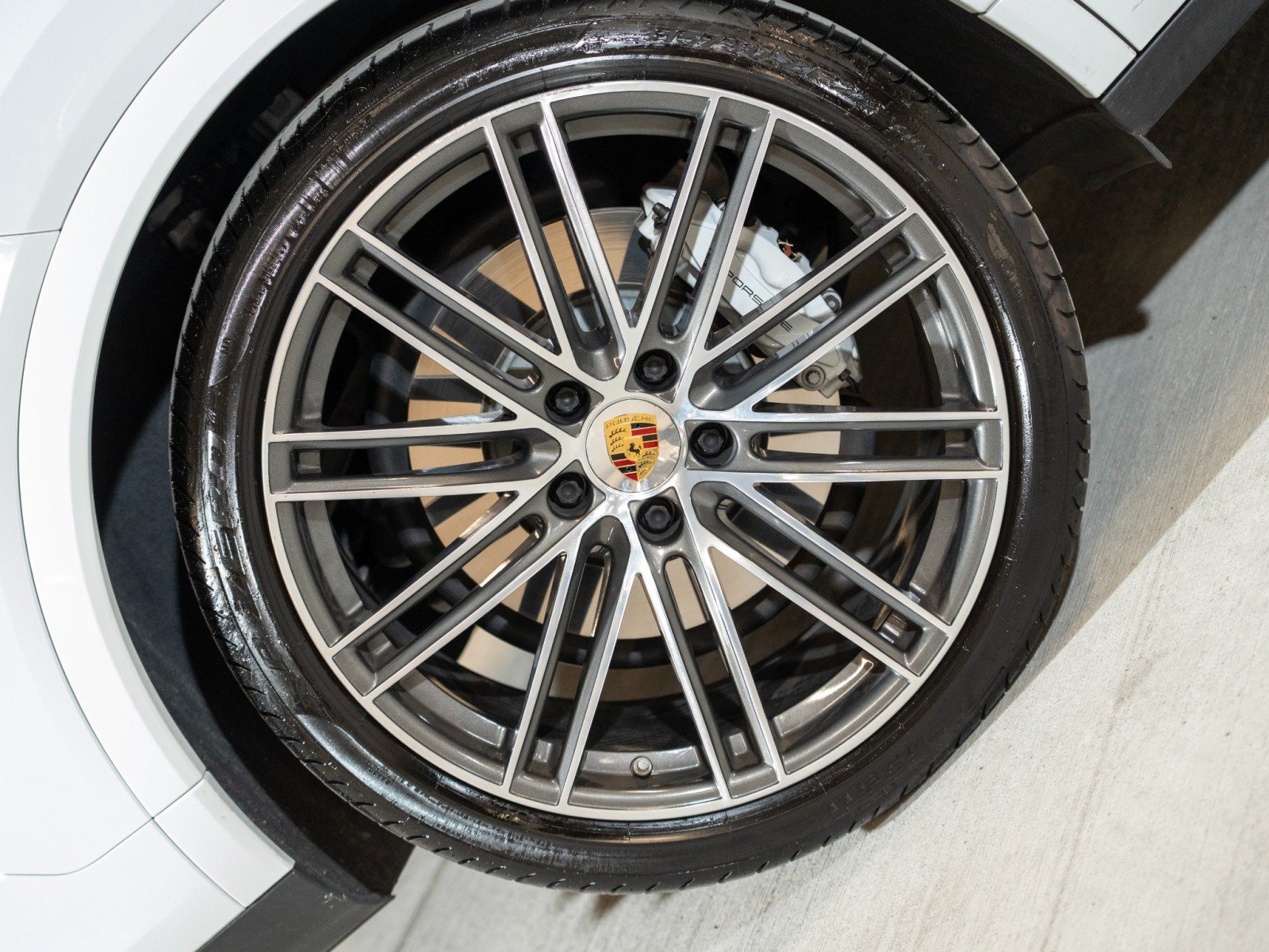 Certified 2023 Porsche Cayenne Turbo AWD/4WD image 28