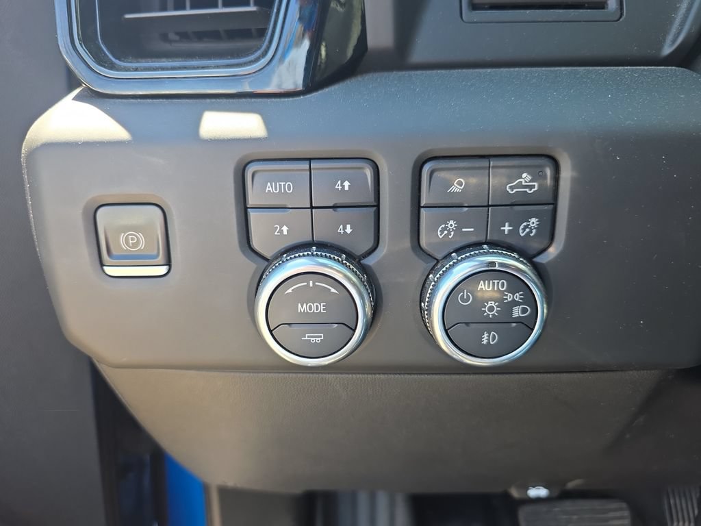 Used 2022 GMC Sierra 1500 AT4 w/ AT4 Preferred Package AWD/4WD image 21
