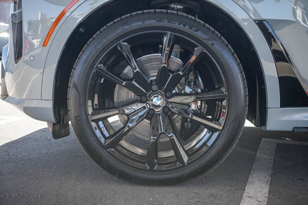 Used 2026 BMW X7 M60i AWD/4WD image 9