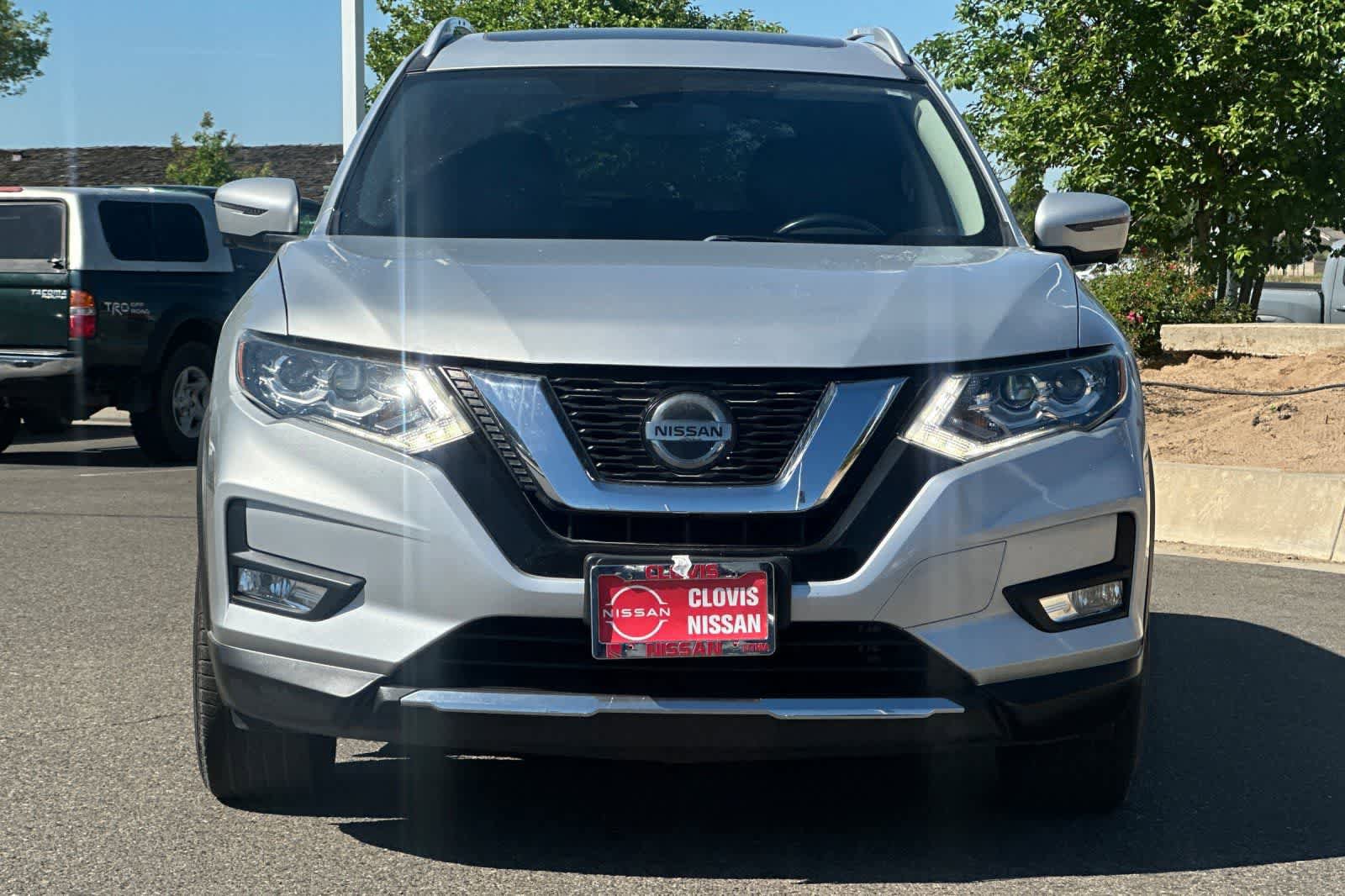 Used 2018 Nissan Rogue SL w/ Premium Package image 11