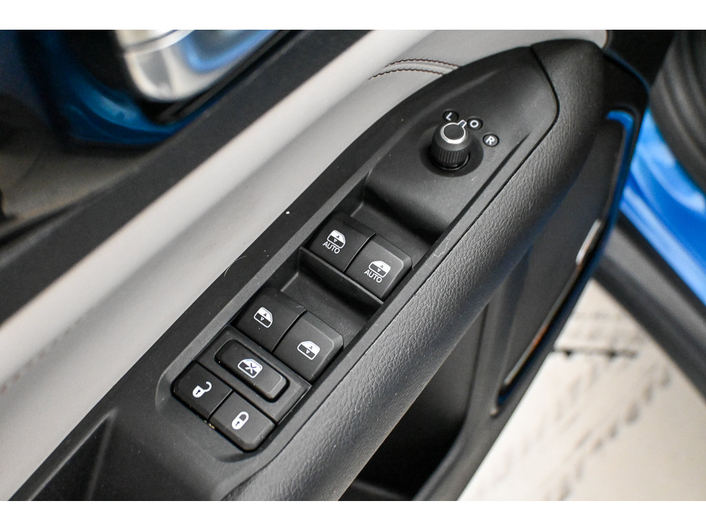 Used 2025 Jeep Compass Limited w/ Sun & Sound Group AWD/4WD image 31