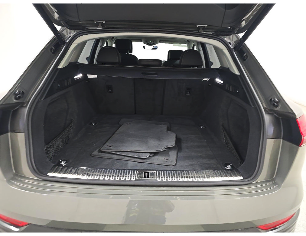 Used 2024 Audi Q8 e-tron Premium Plus AWD/4WD image 14