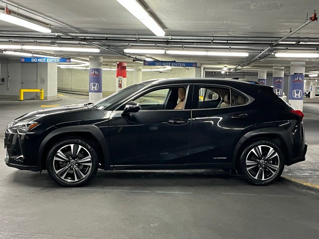 Used 2019 Lexus UX 250h w/ Premium Package image 31
